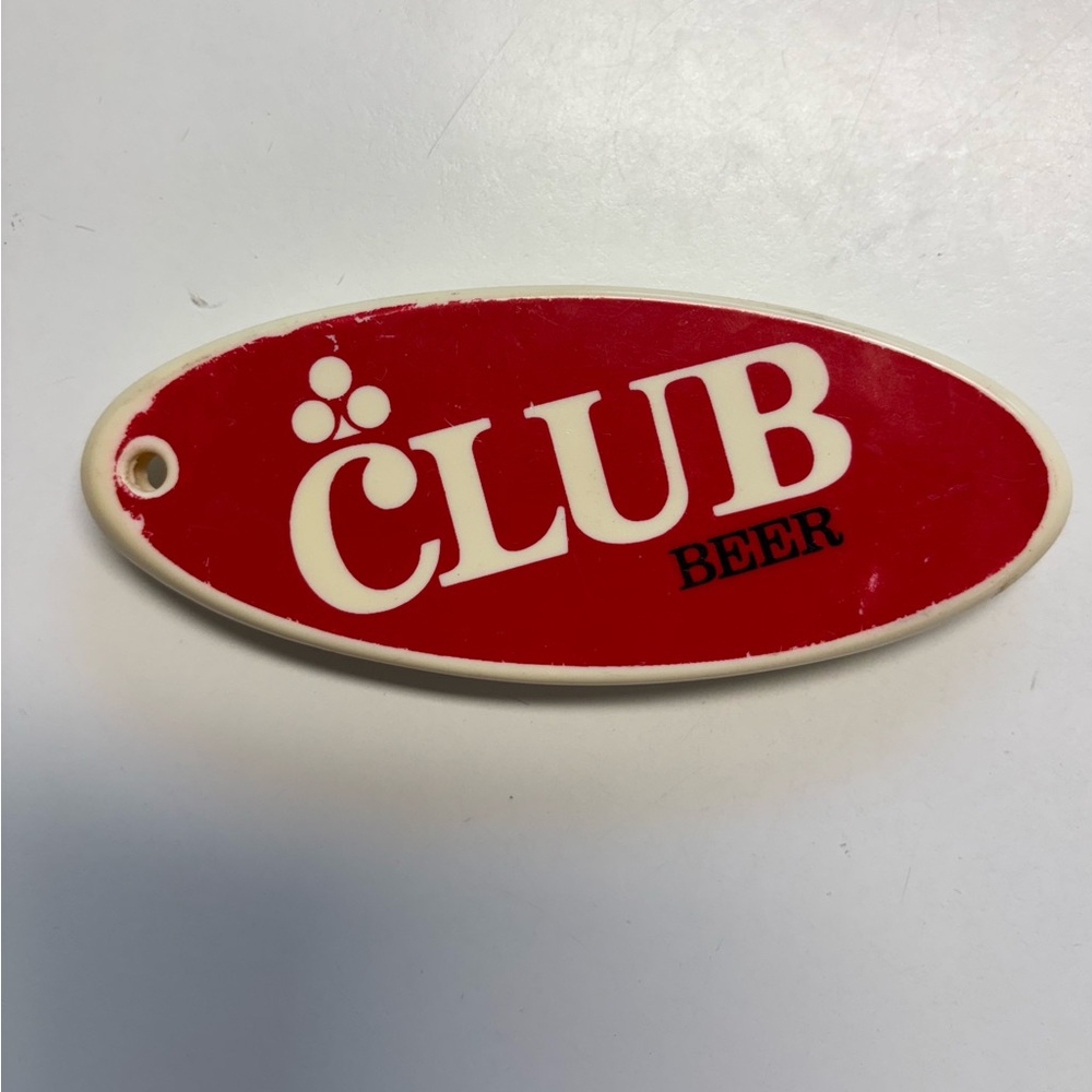 VINTAGE CLUB BEER RED KEYCHAIN AND BOTTLE OPENER
